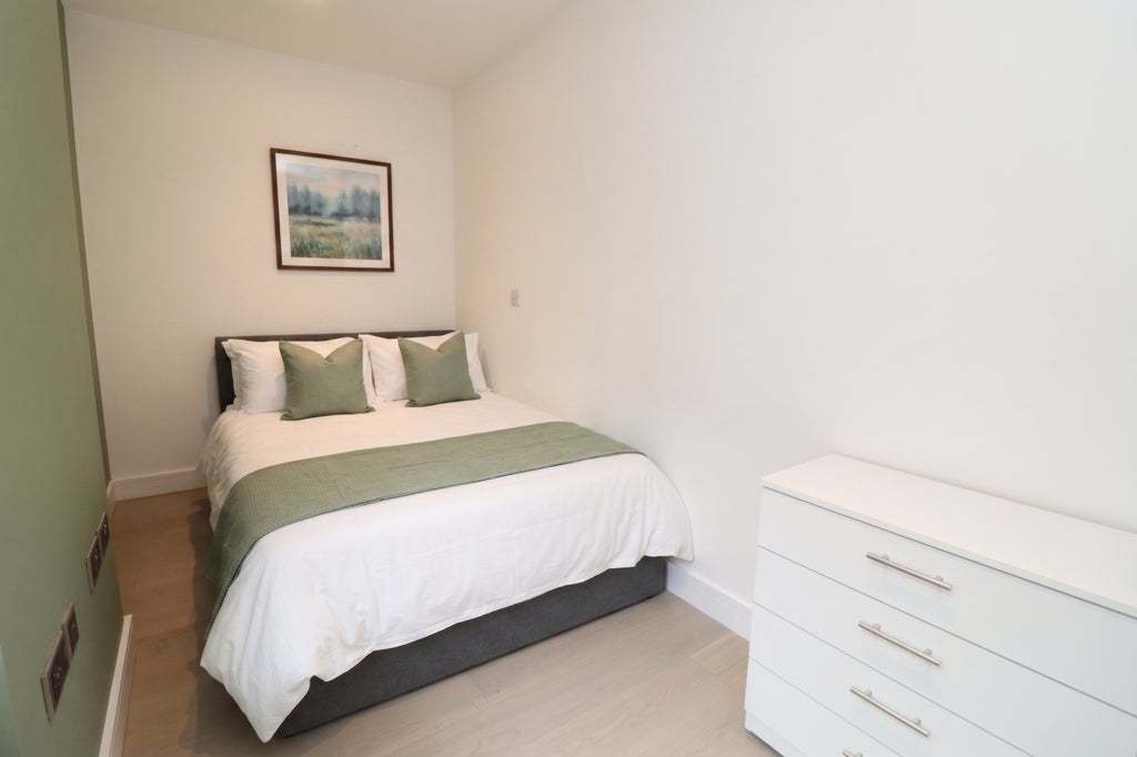 Room Globe Road in Greater London