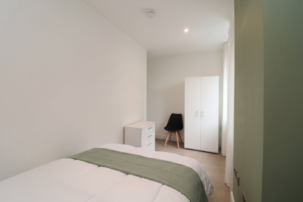 Room Globe Road in Greater London