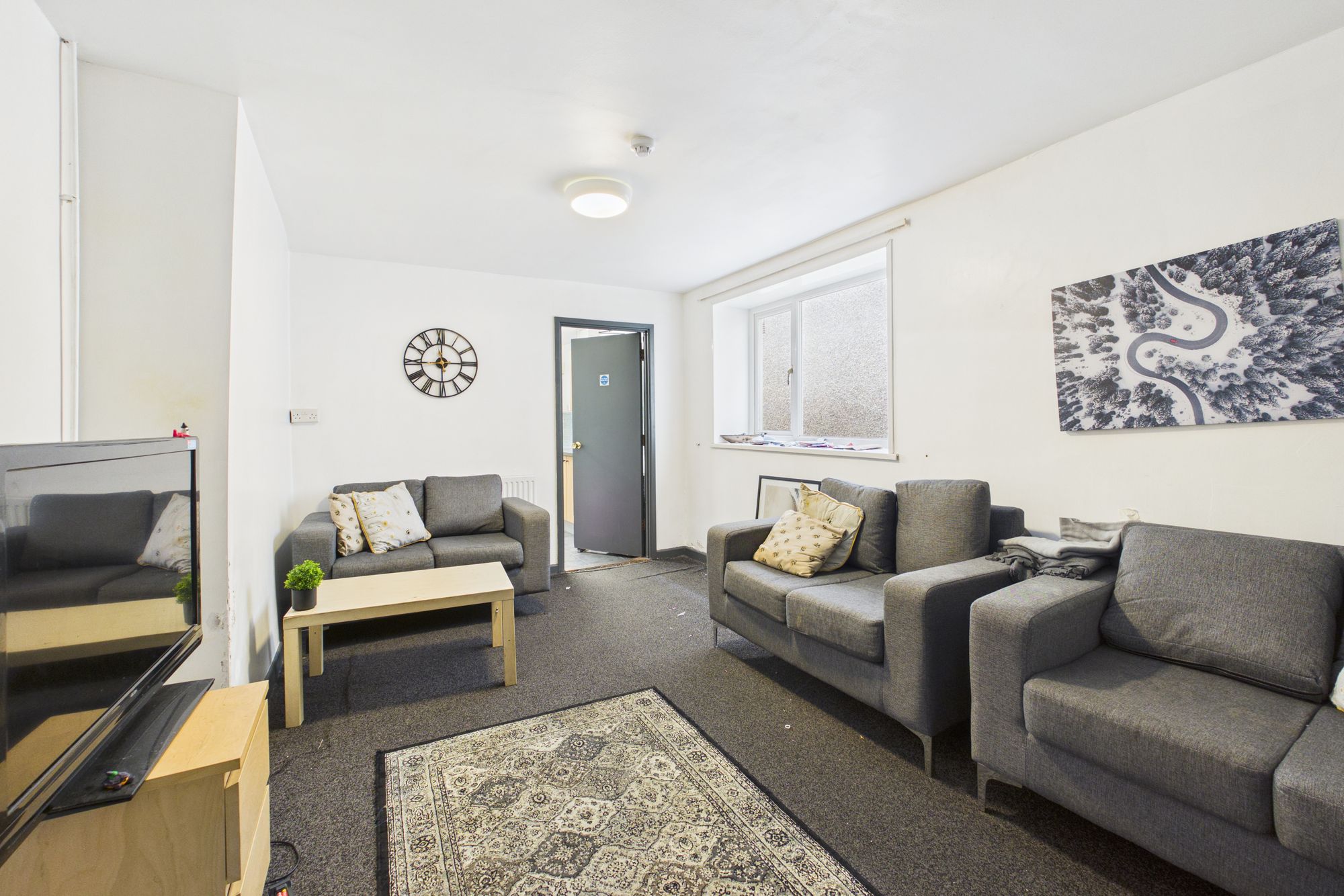 Room St. Helens Avenue in Swansea