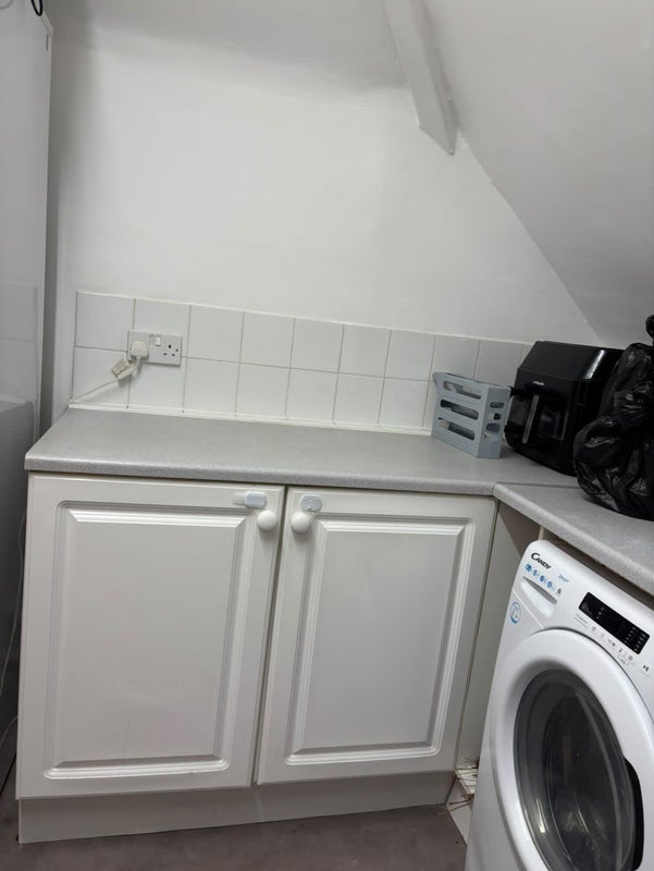 Room High Road in Greater London