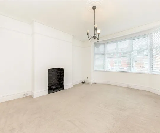 Flat Sheen Park in Greater London