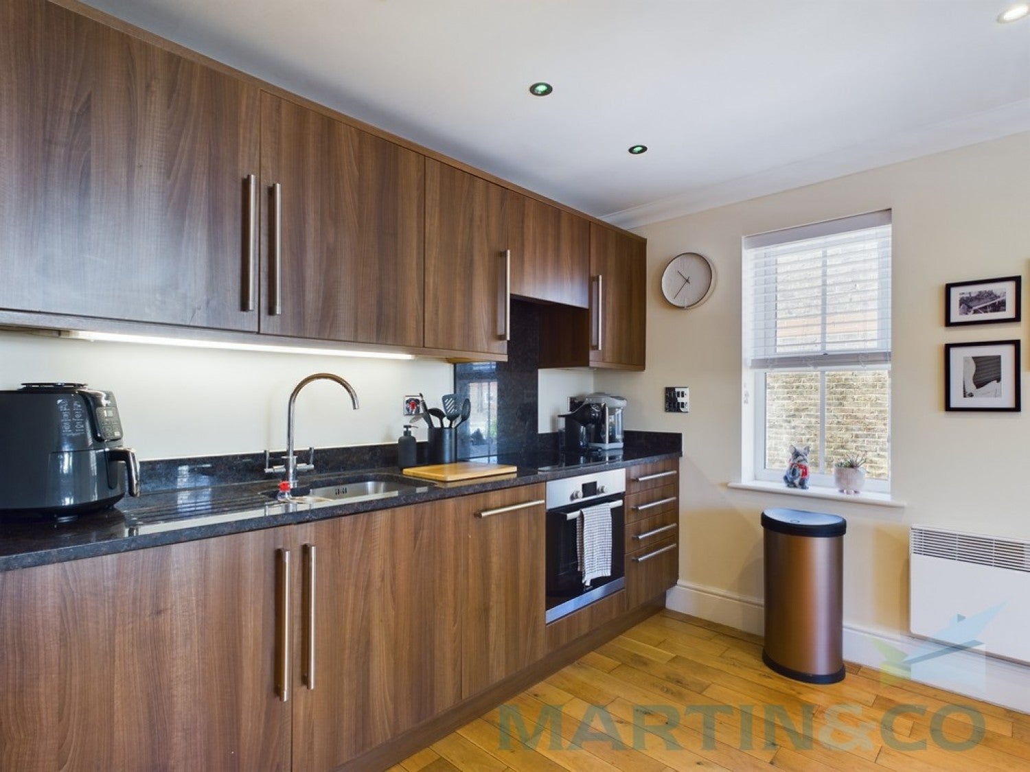 Flat Ashenground Road in Mid Sussex