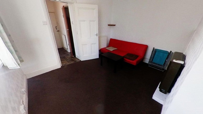 Flat Adderley Road in Leicester