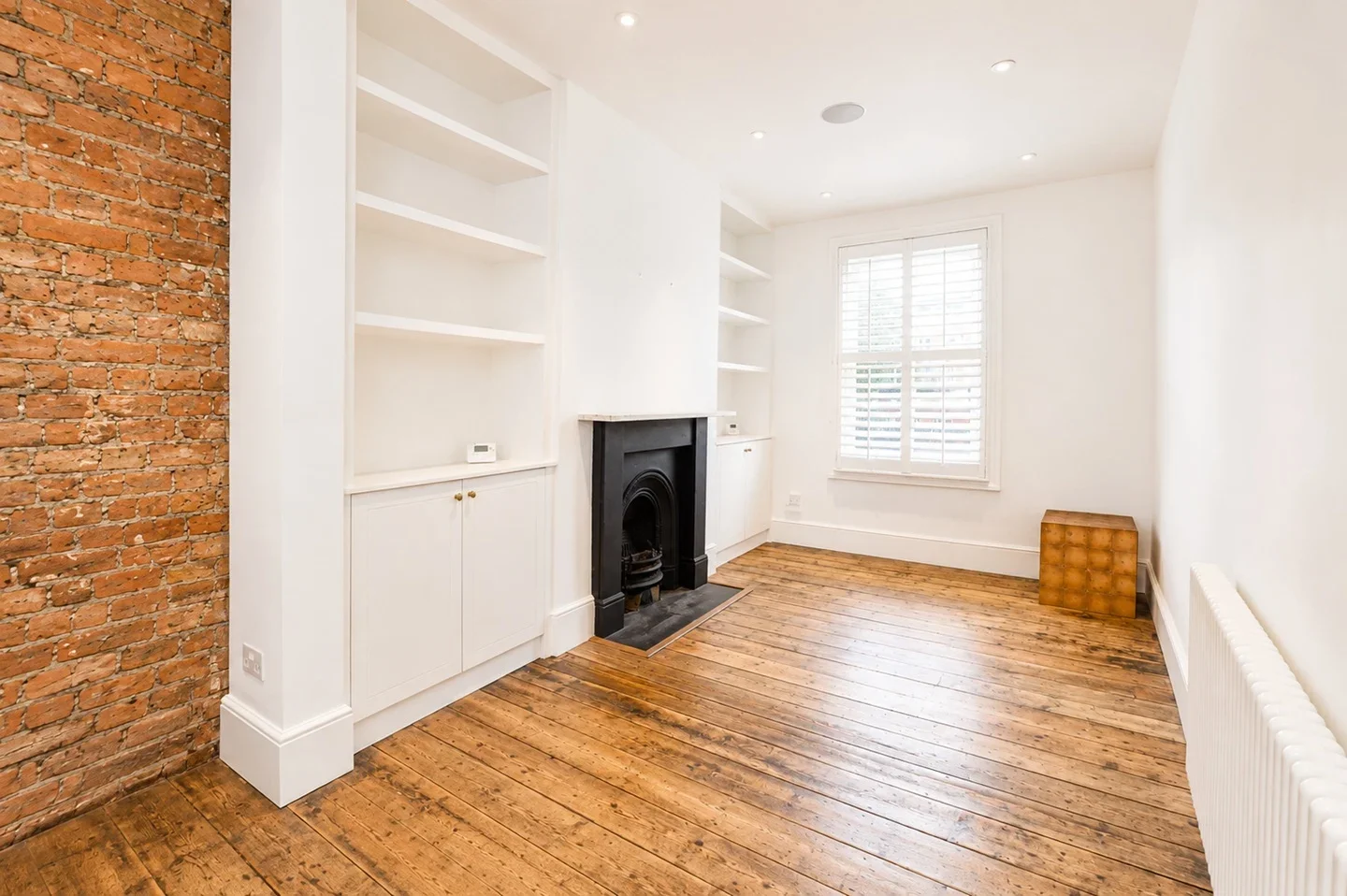 Flat Farleigh Road in Greater London