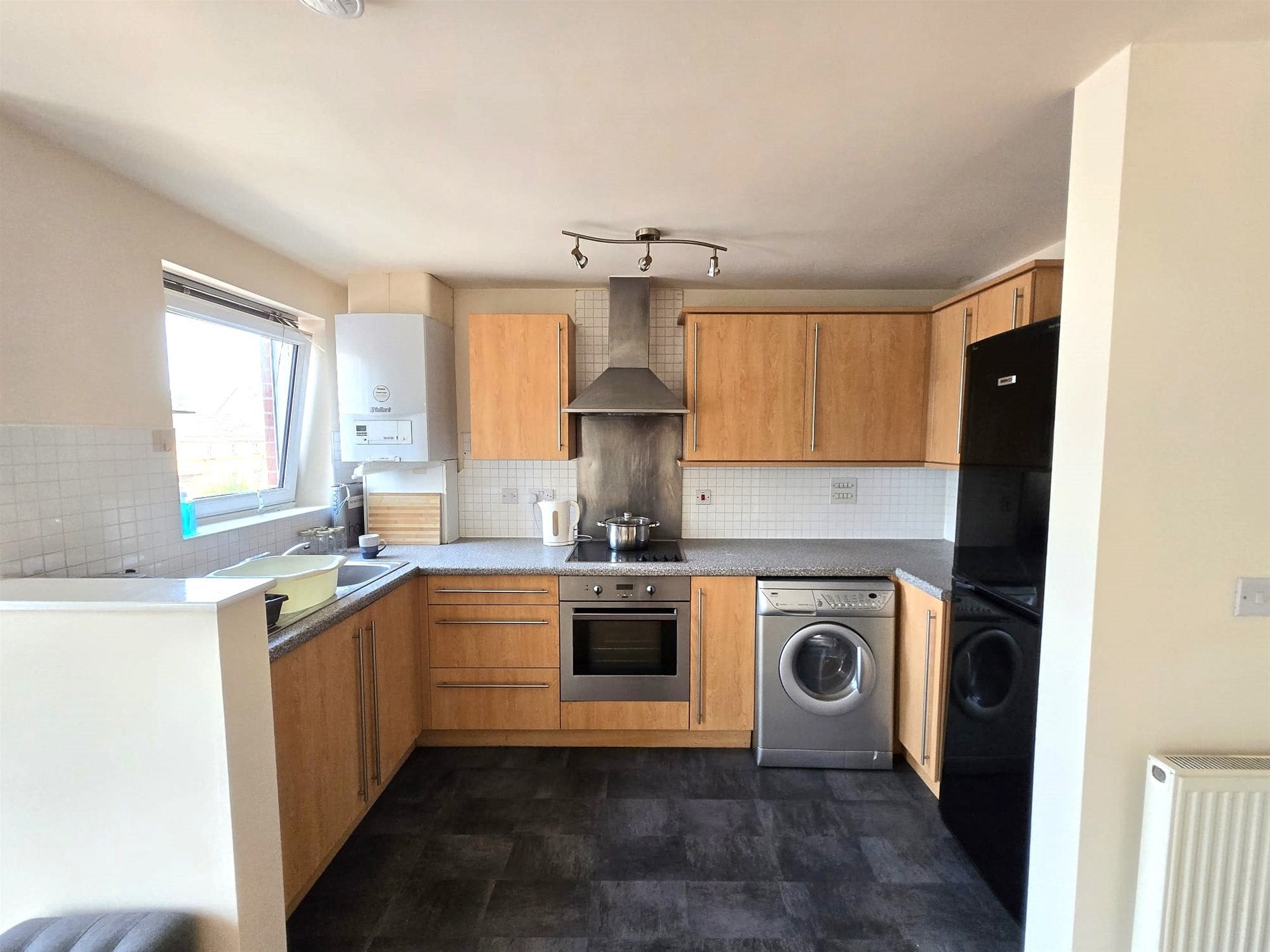 Flat Cobb Close in Coventry