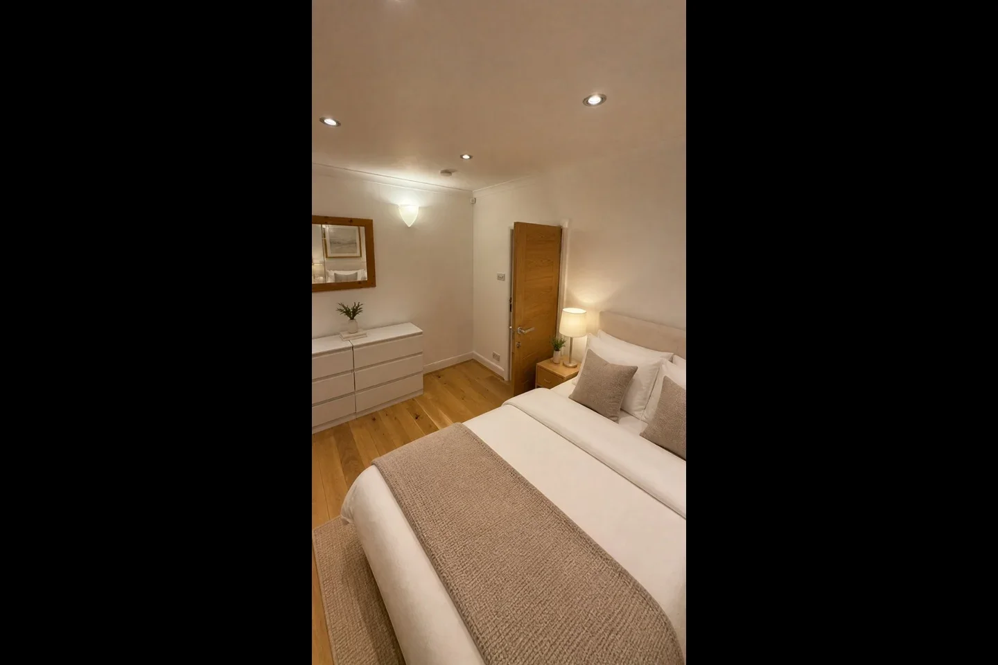 Room St Albans Road in Watford