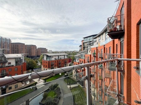 Flat Gotts Road in Leeds