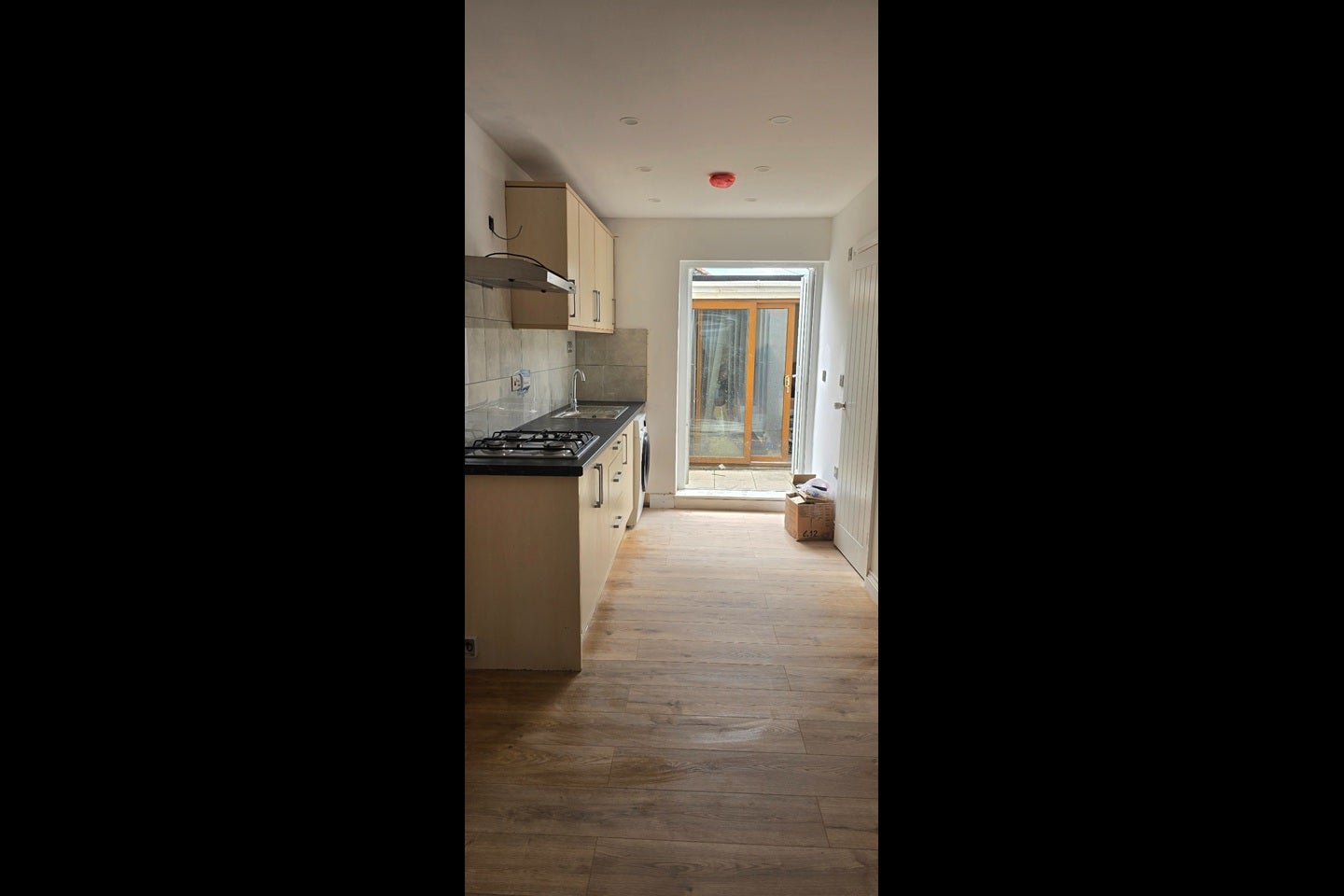 Flat Townsend Way in Greater London
