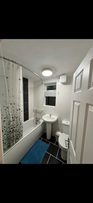 Room Sunnybank Avenue in Coventry