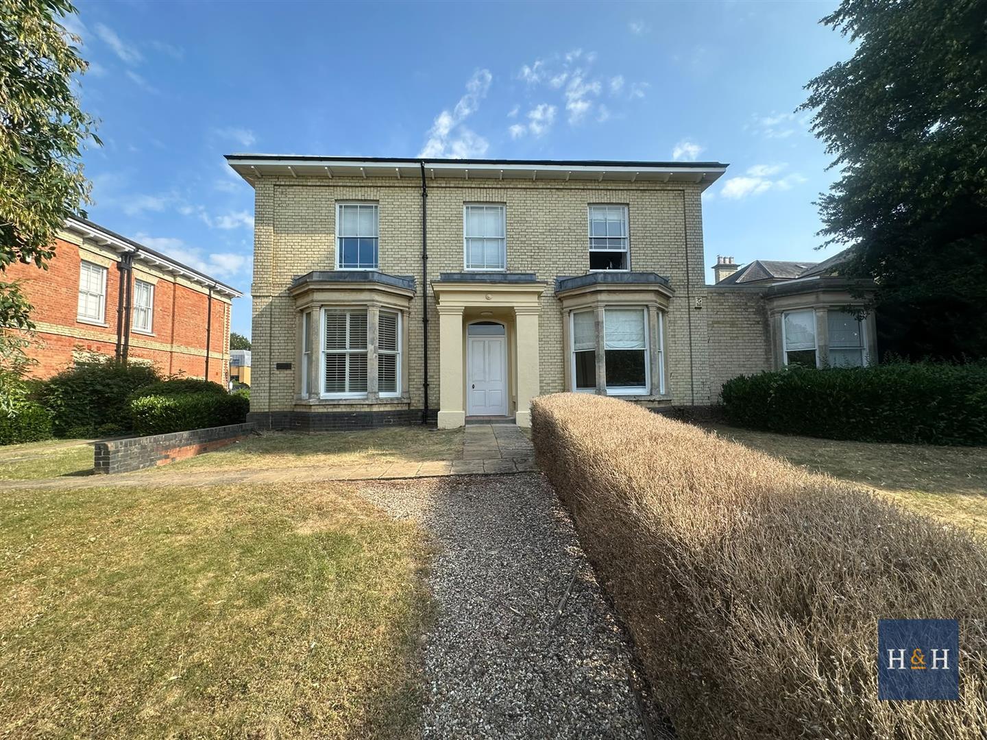Flat Cliftonville in Northampton