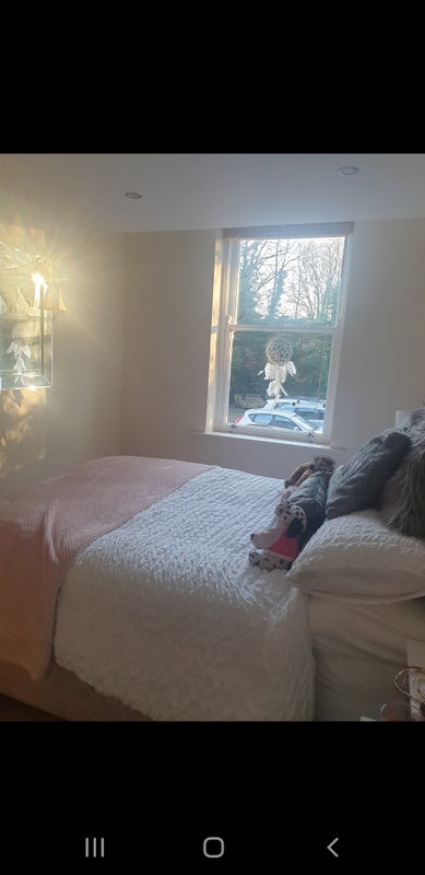 Room Livingston Drive South in Liverpool
