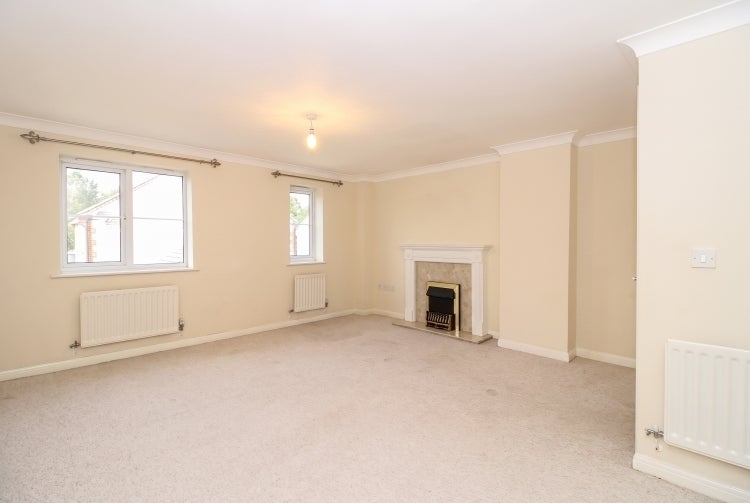 House Fieldfare Close in Cherwell District