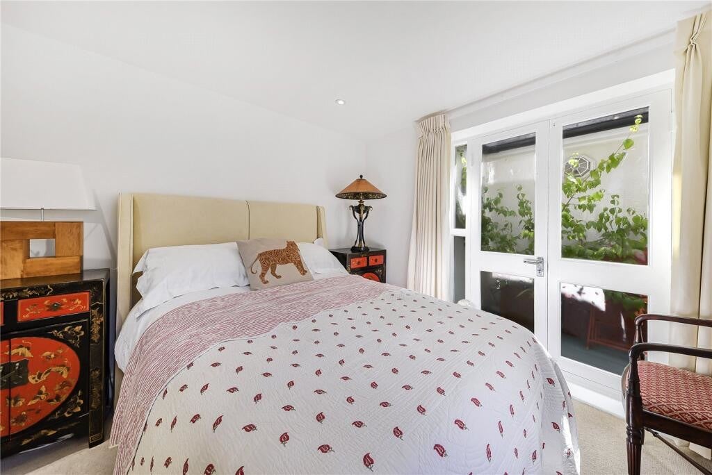 Flat Meadowbank in Greater London