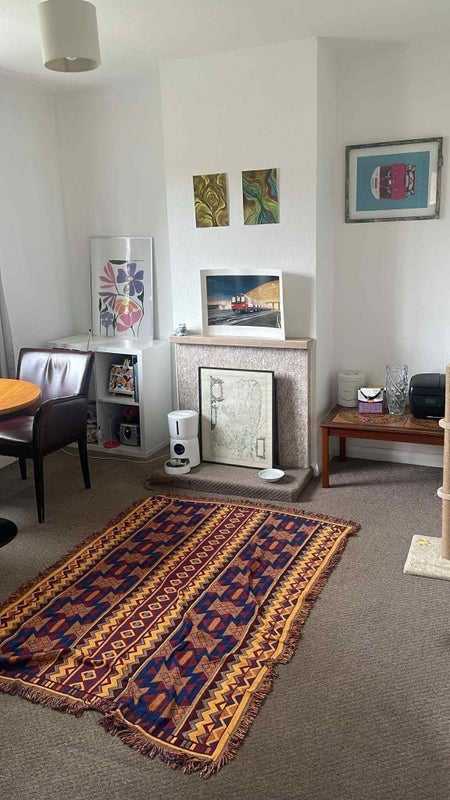 Room Canada Road in Greater London