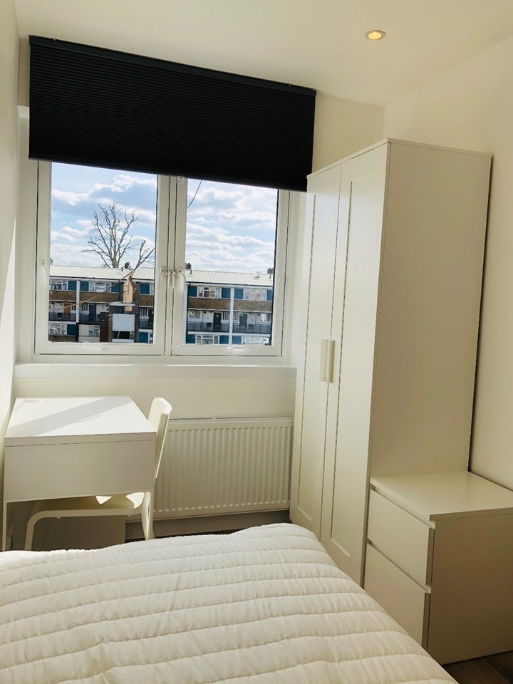 Room Brodie Street in Greater London