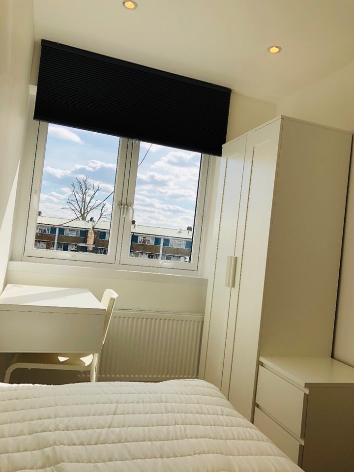 Room Brodie Street in Greater London
