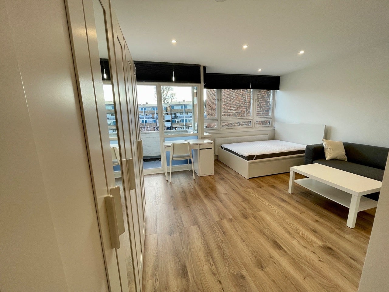 Room Brodie Street in Greater London