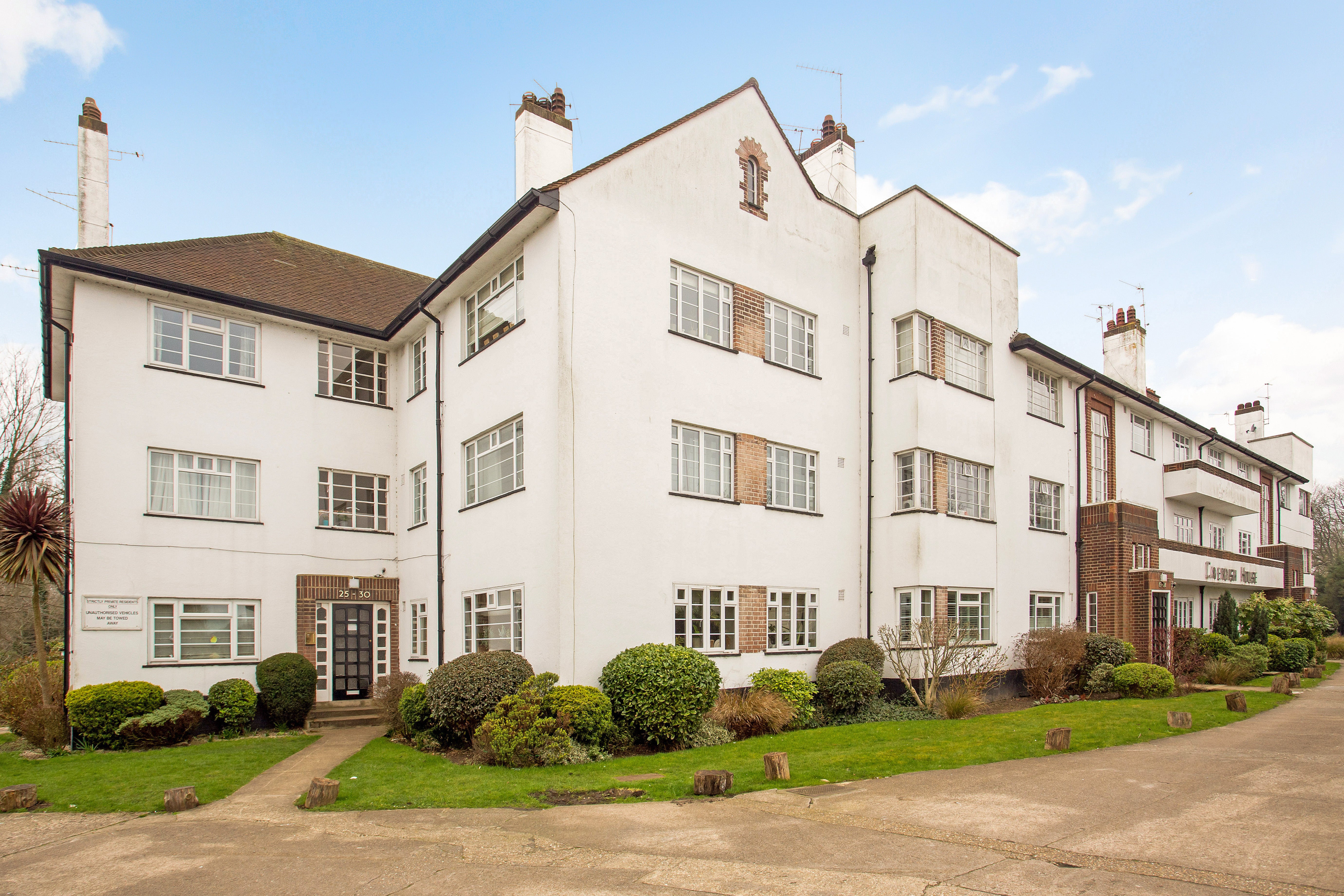 Flat Chertsey Road in Greater London