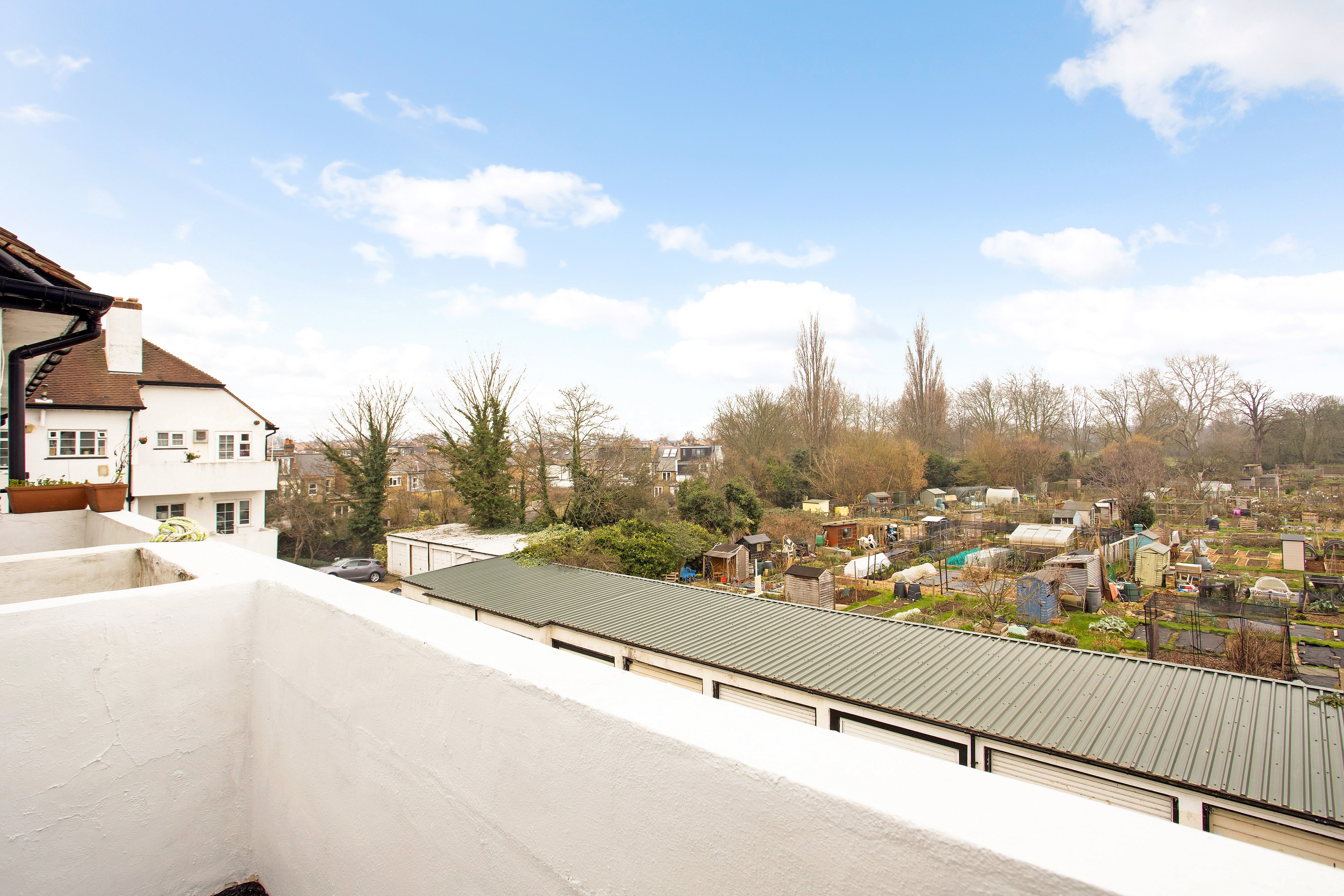 Flat Chertsey Road in Greater London