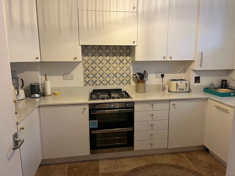 Room Redmans Road in Greater London