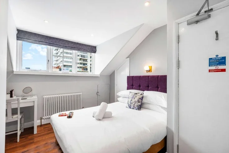 Room Oriental Place in Brighton