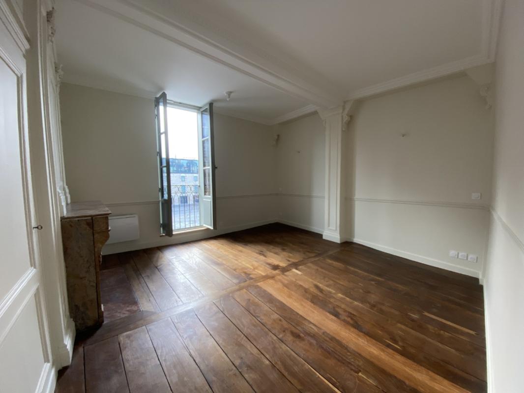 Flat Place des Lices in Rennes