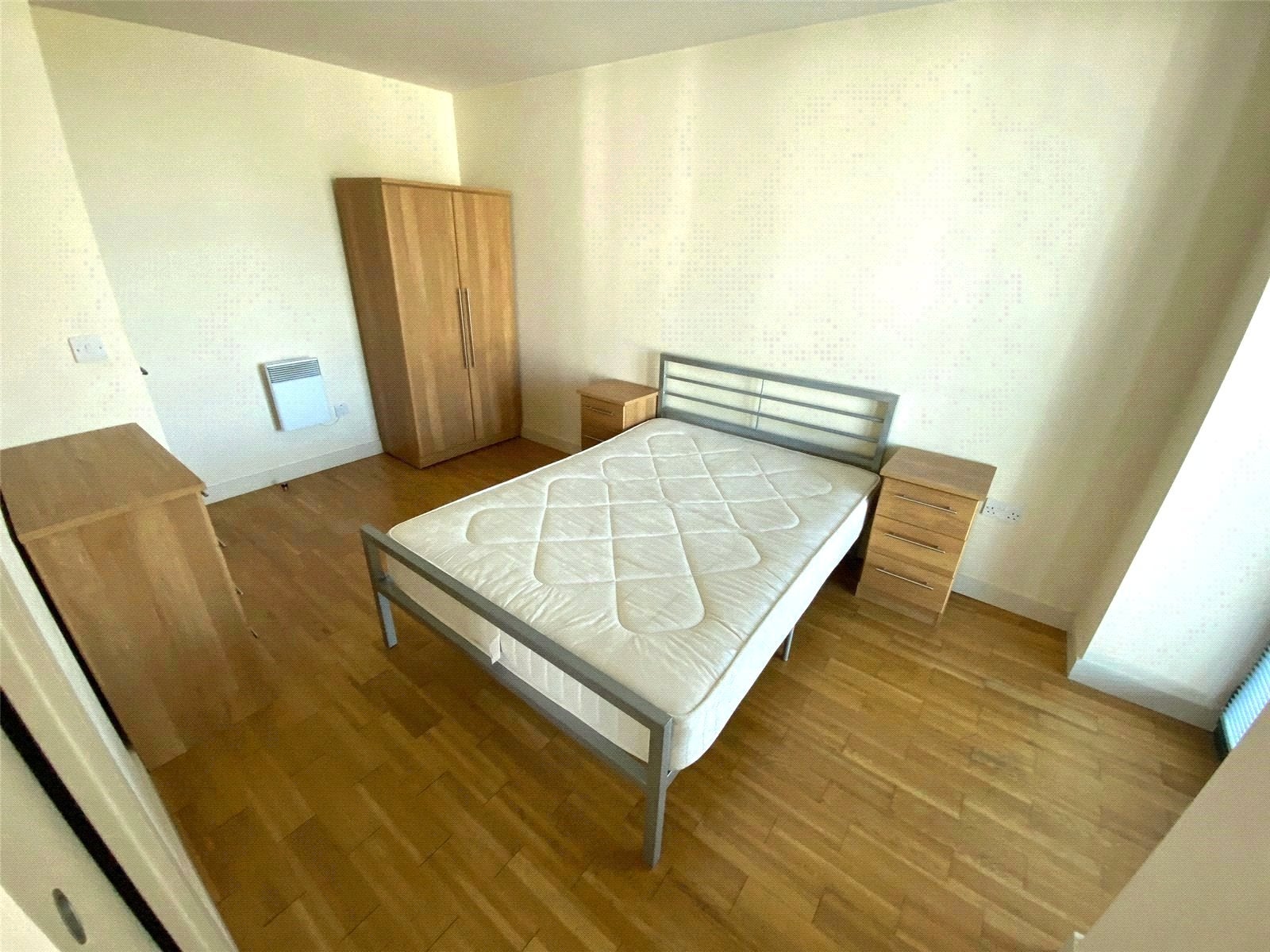Flat Kelso Place in Manchester