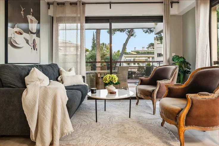 Flat Avenue Prince de Galles in Cannes