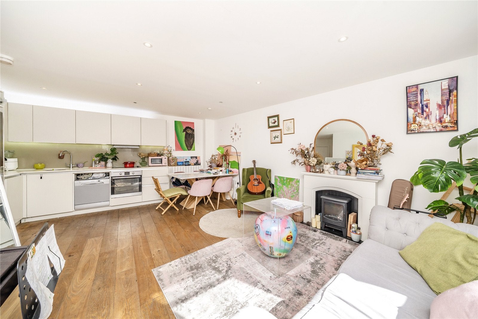 Flat Ottley Drive in Greater London