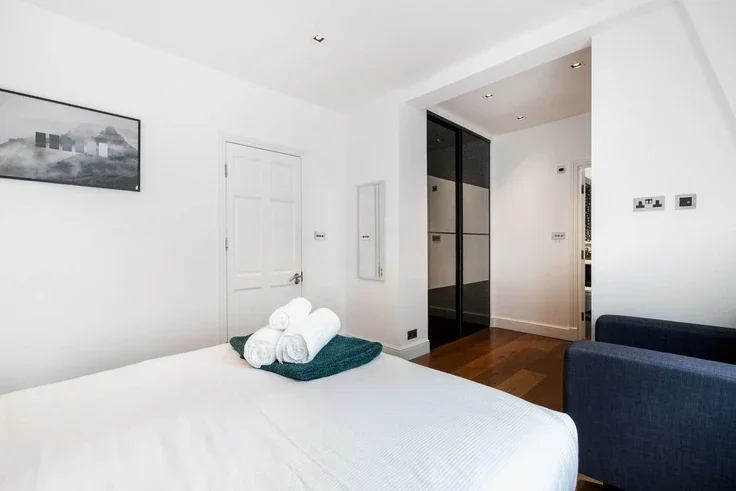 Flat Newman Street in City of Westminster