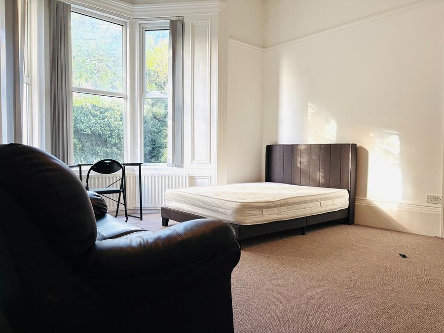 Room Mowbray Close in Sunderland