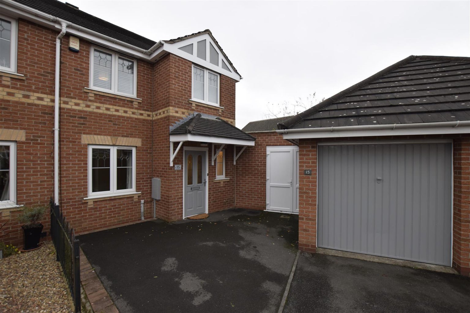 House Hallgate Close in Derby