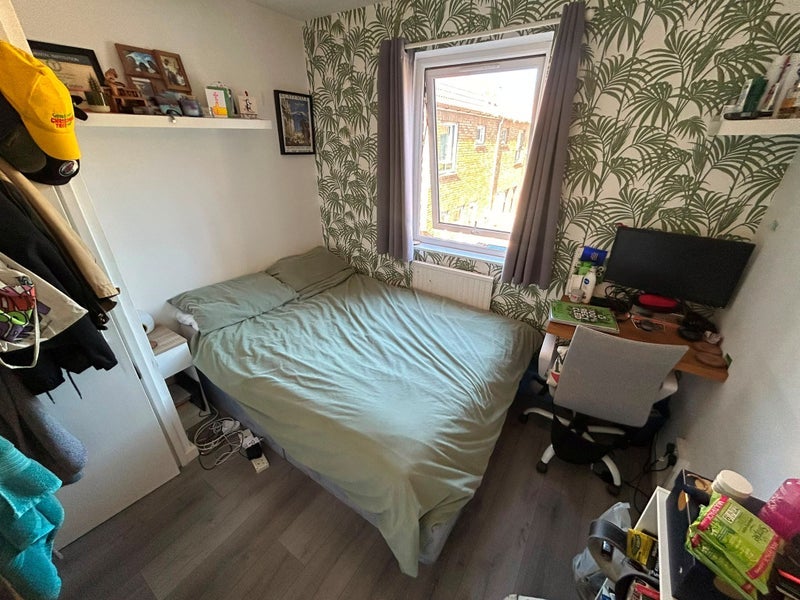 Room Harriet Close in Greater London