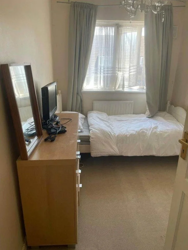 Room Ford Road in Greater London