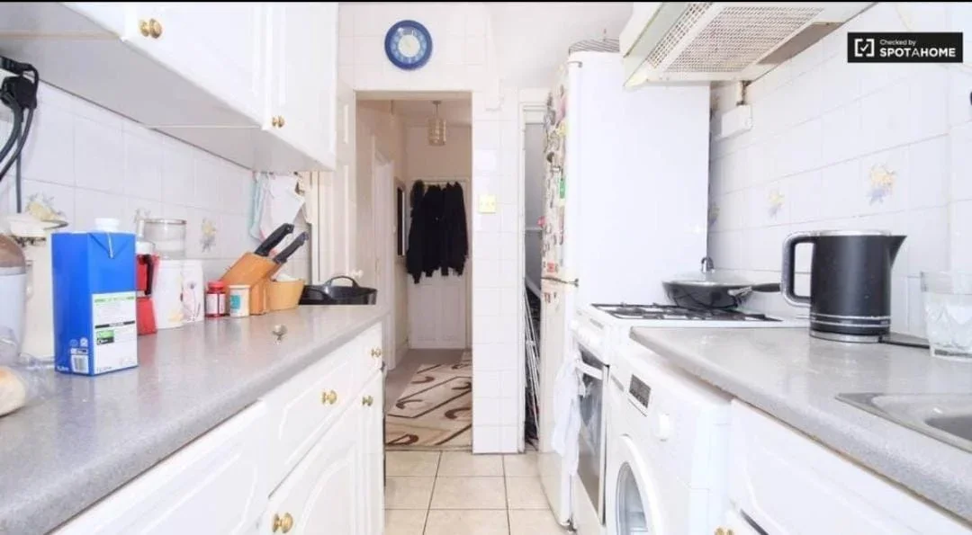 Room Ford Road in Greater London