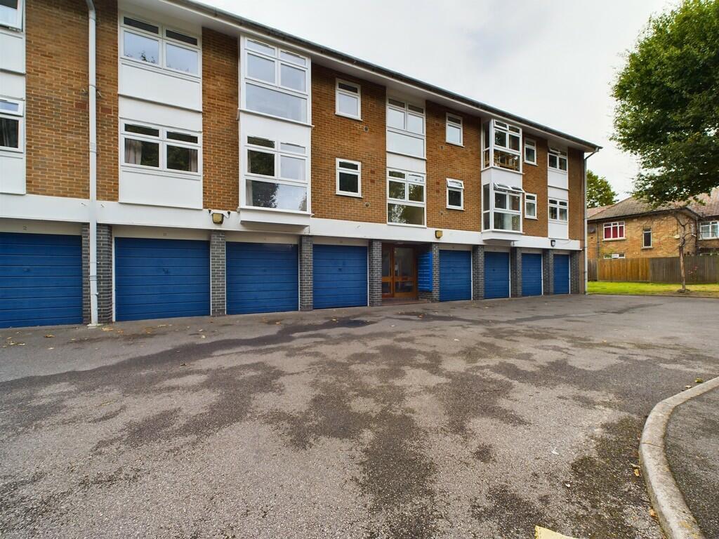 Flat Harriers Close in Greater London