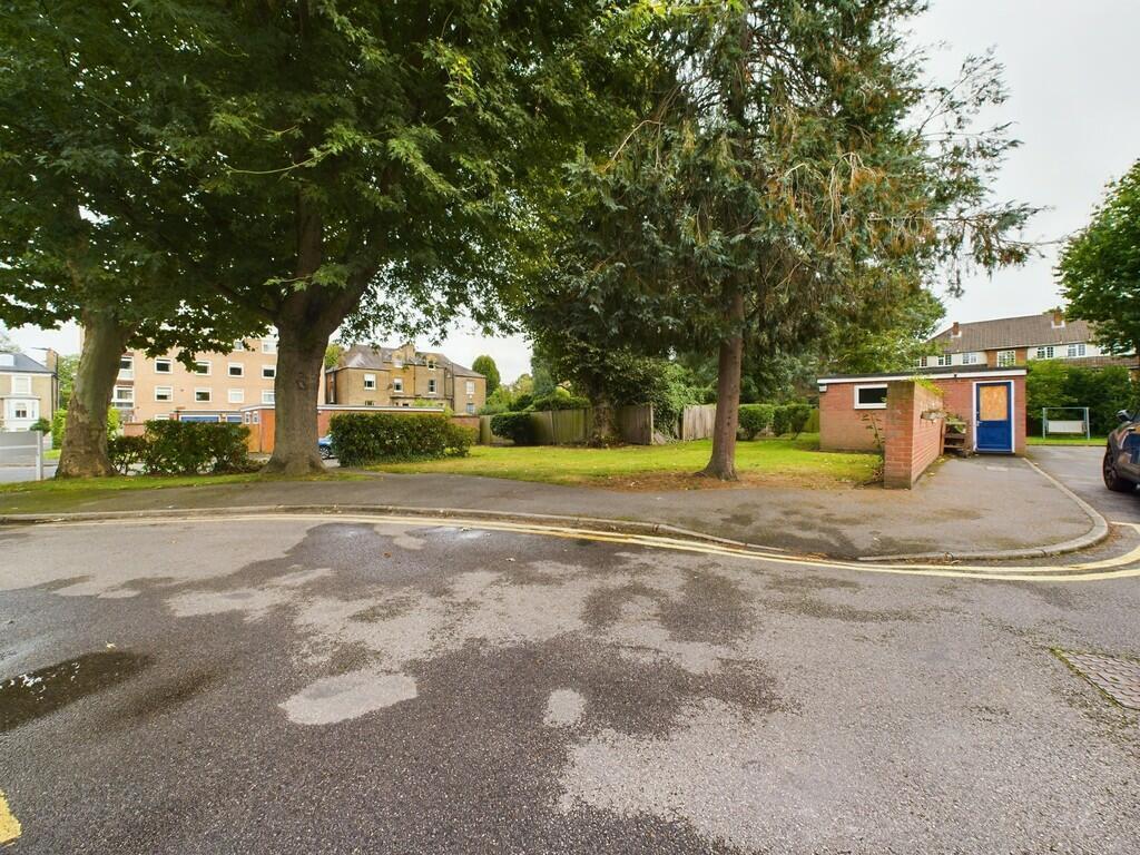 Flat Harriers Close in Greater London