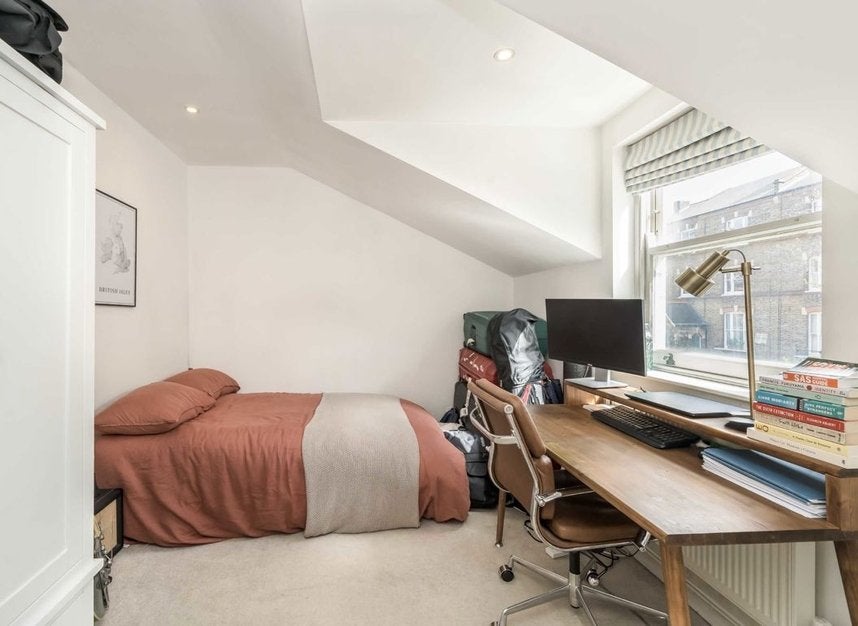 House Castle Yard in Greater London