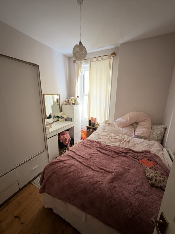 Flat Aristotle Road in Greater London