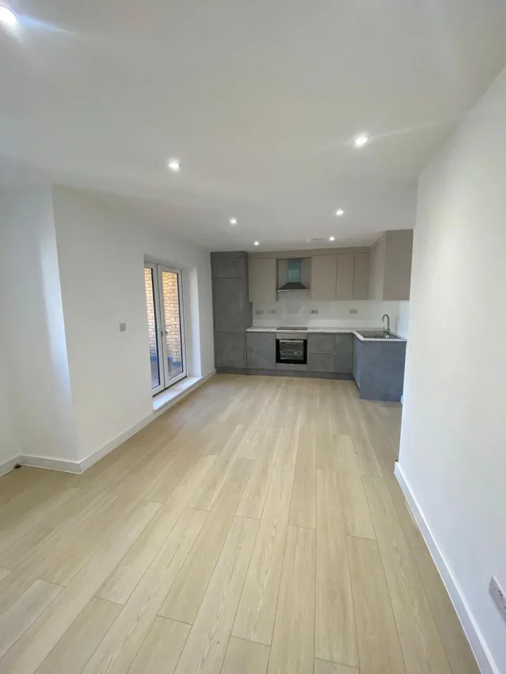 Flat Thornhill Road in Greater London