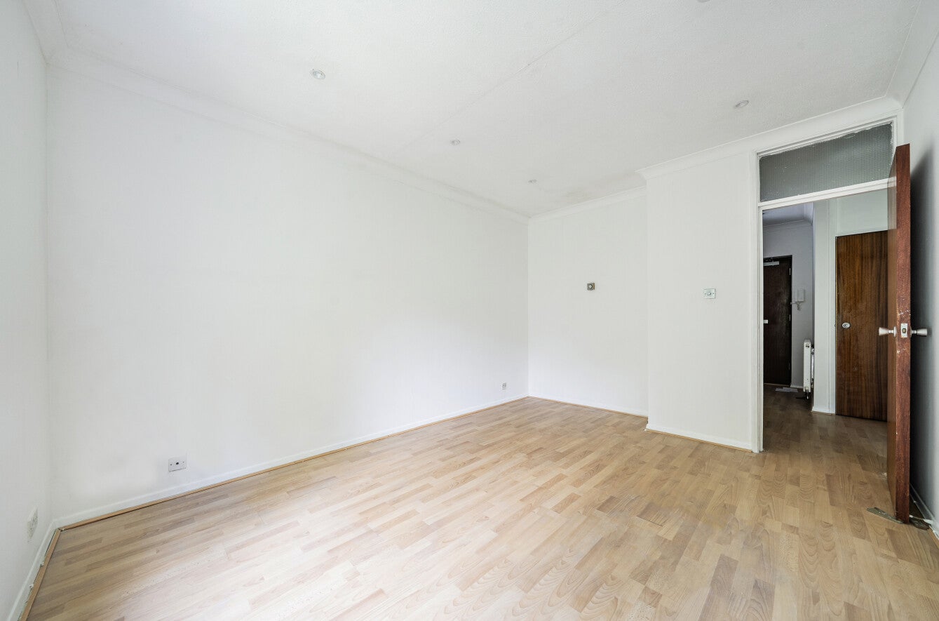 Flat Grandfield Avenue in Watford