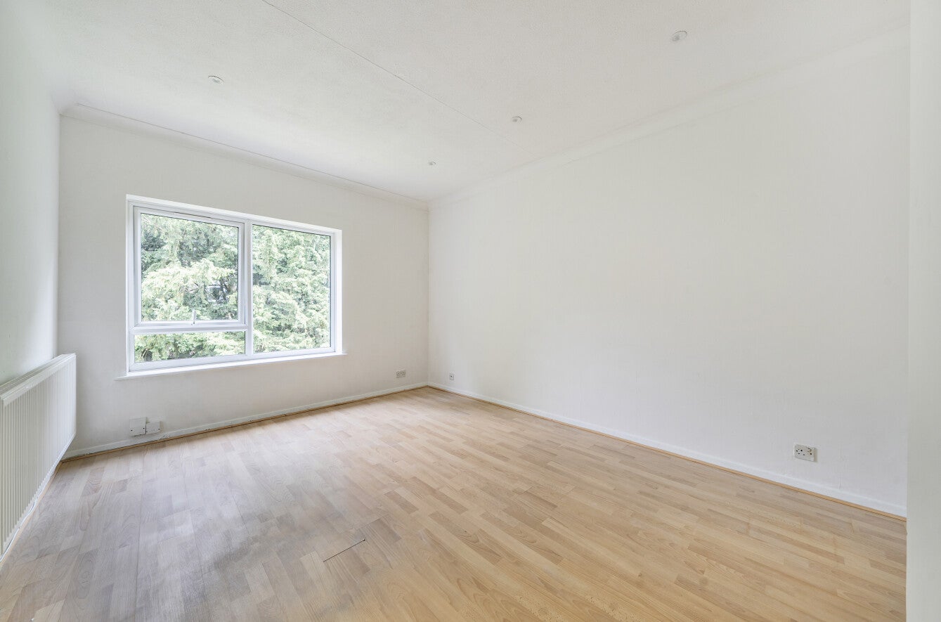 Flat Grandfield Avenue in Watford