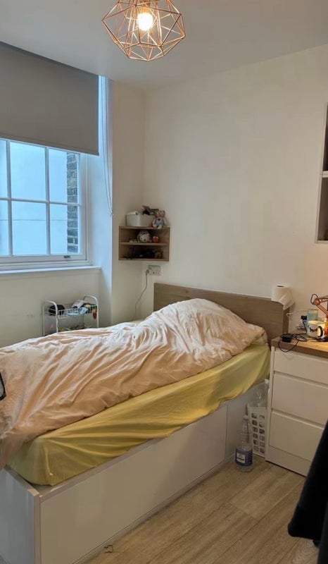 Room St. John Street in Greater London