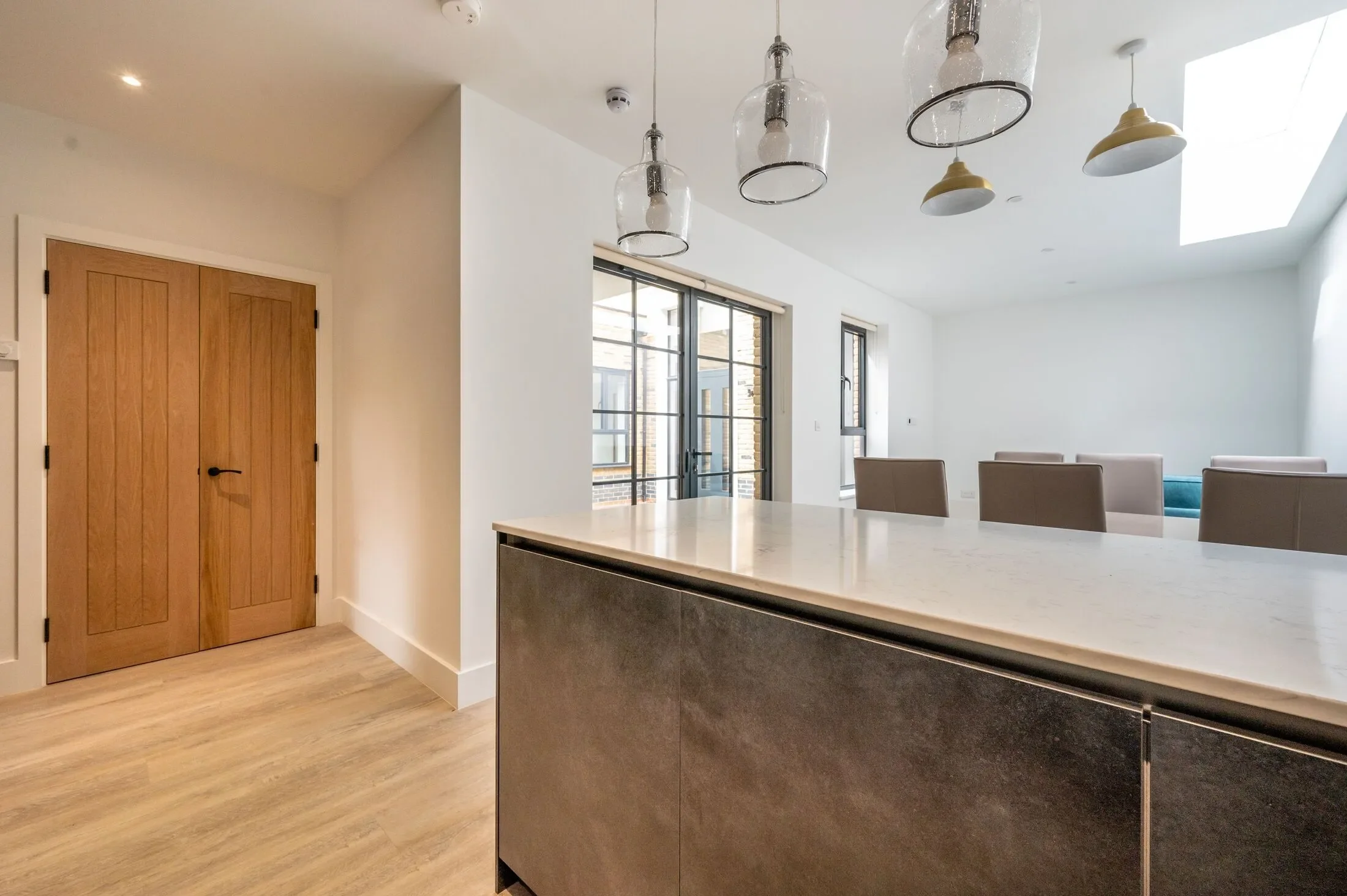 Flat Hampton Road in Greater London