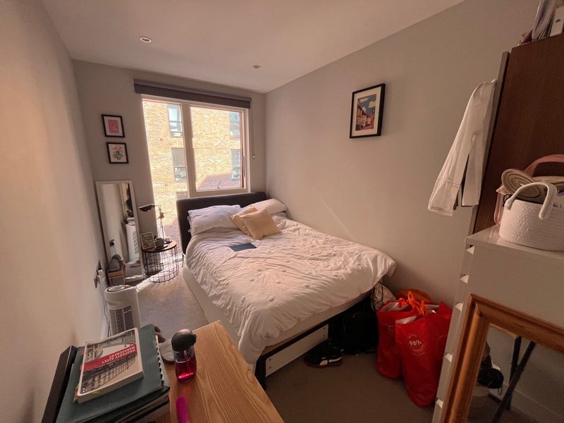 Room Tyssen Street in Greater London
