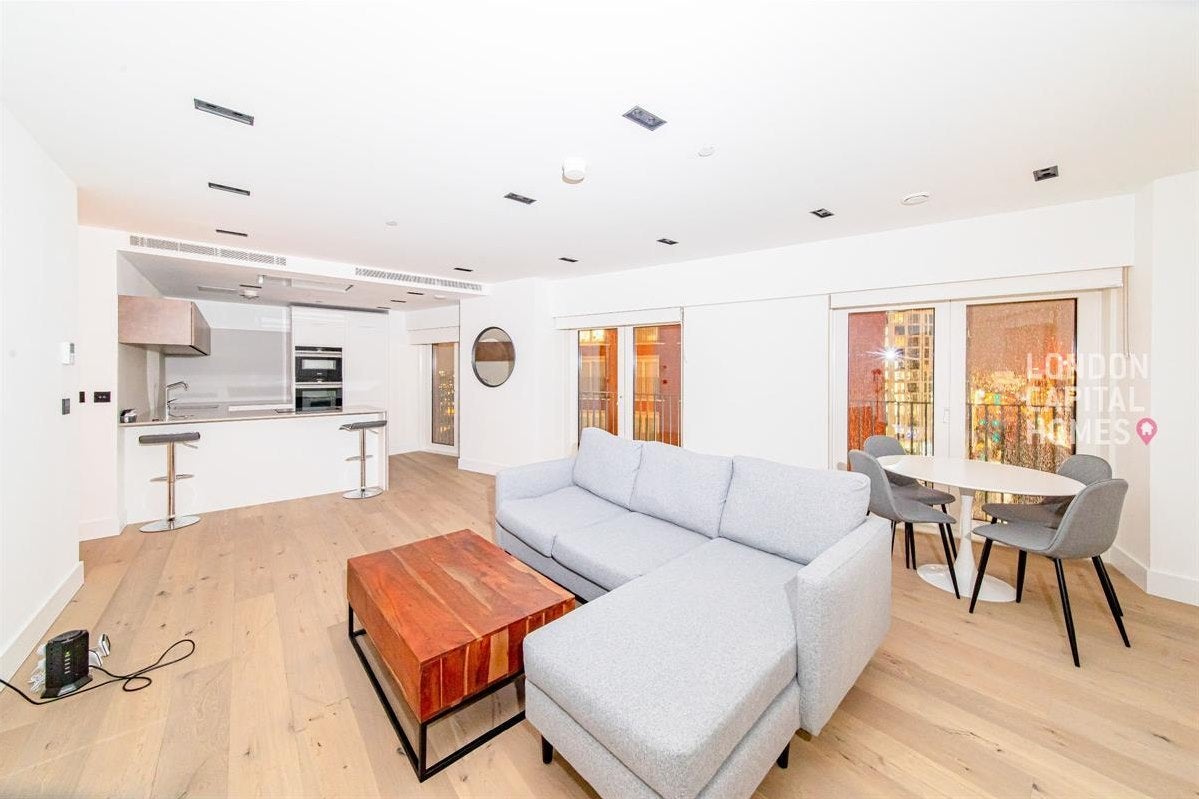 Flat Exchange Gardens in Greater London