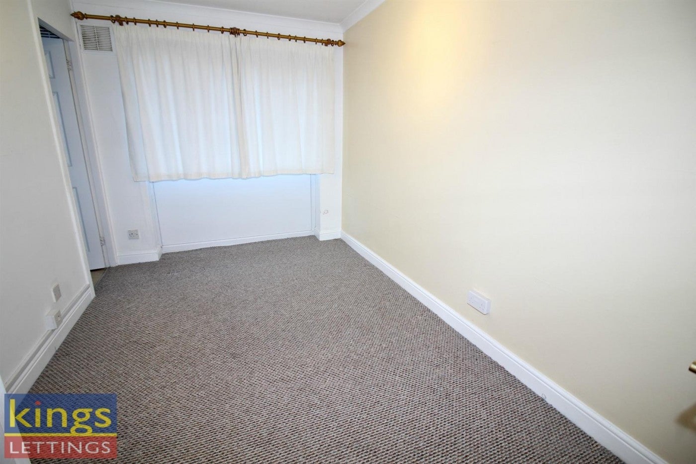 Flat Regency Court in Broxbourne