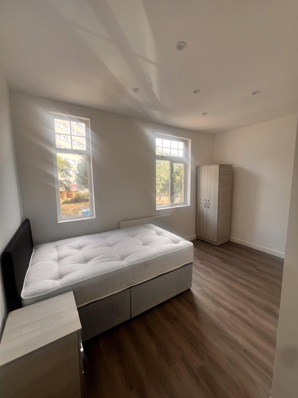 Room Metchley Lane in Birmingham