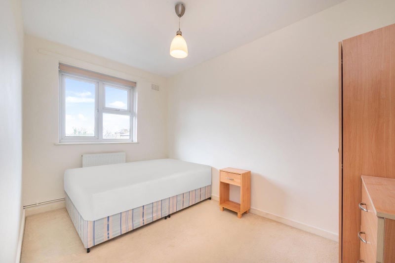 Room Stockwell Gardens in Greater London