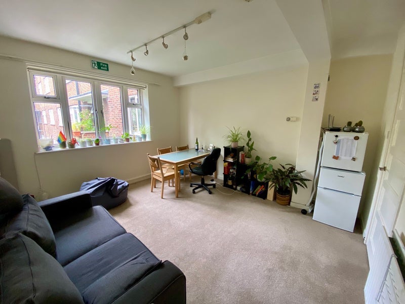 Room Stockwell Gardens in Greater London